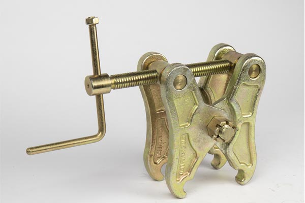 Giro para abrazadera de cadena de tubo doble